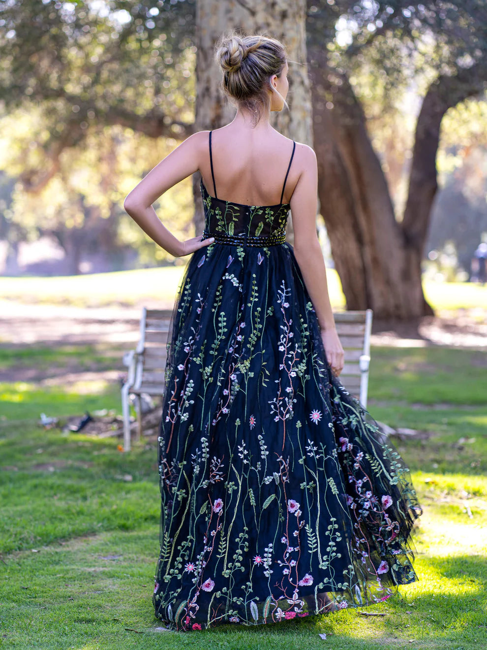 Weitese Dress V-neck Spaghetti Straps Applique Tulle Floor Length Prom Dress